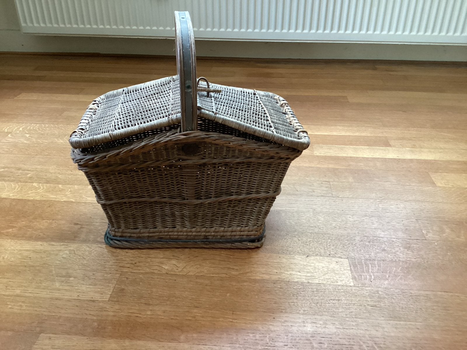 Antieke rieten picknickmand, Ophalen, Gebruikt, Zonder inhoud