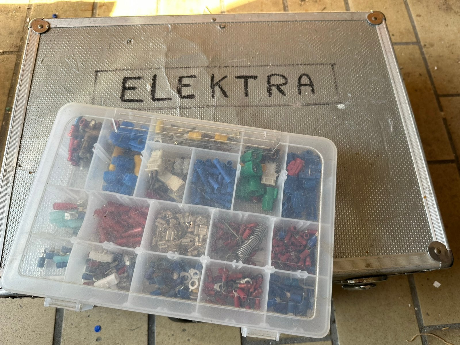 Koffer gevuld met heel veel elektra spullen/ gereedschap, Ophalen, Gebruikt, Overige merken, Overige typen