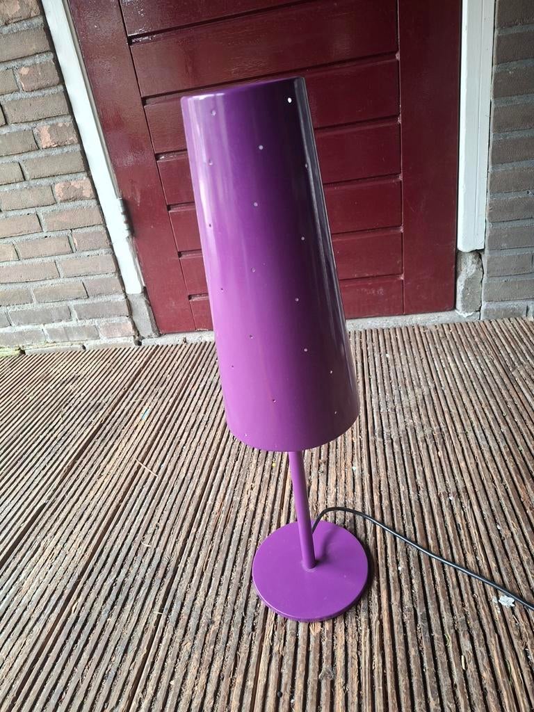 Leuke paarse lamp met gaatjespatroon, Ophalen, Gebruikt, Modern, Speels, Metaal