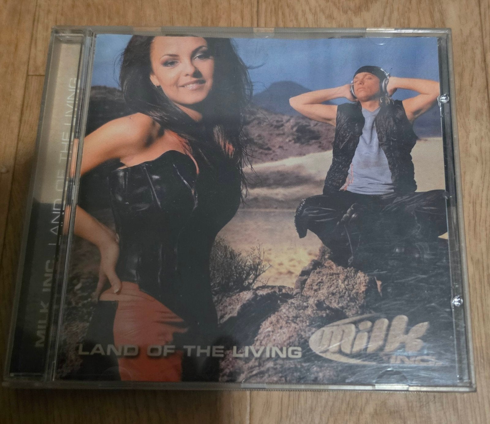 Milk Inc. Land Of The Living, Cd's en Dvd's, Ophalen of Verzenden, Zo goed als nieuw, Disco