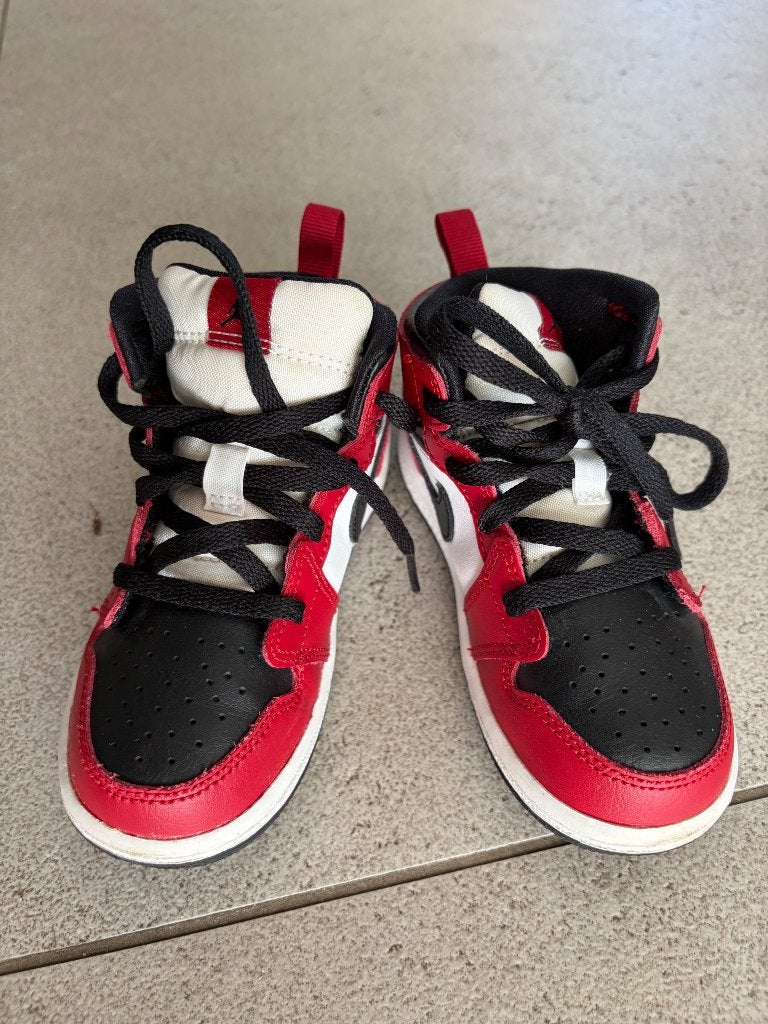Nike Jordan - wit/rood maat 25, Kinderen en Baby's, Kinderkleding | Schoenen en Sokken, Jongen of Meisje, Schoenen, Ophalen of Verzenden