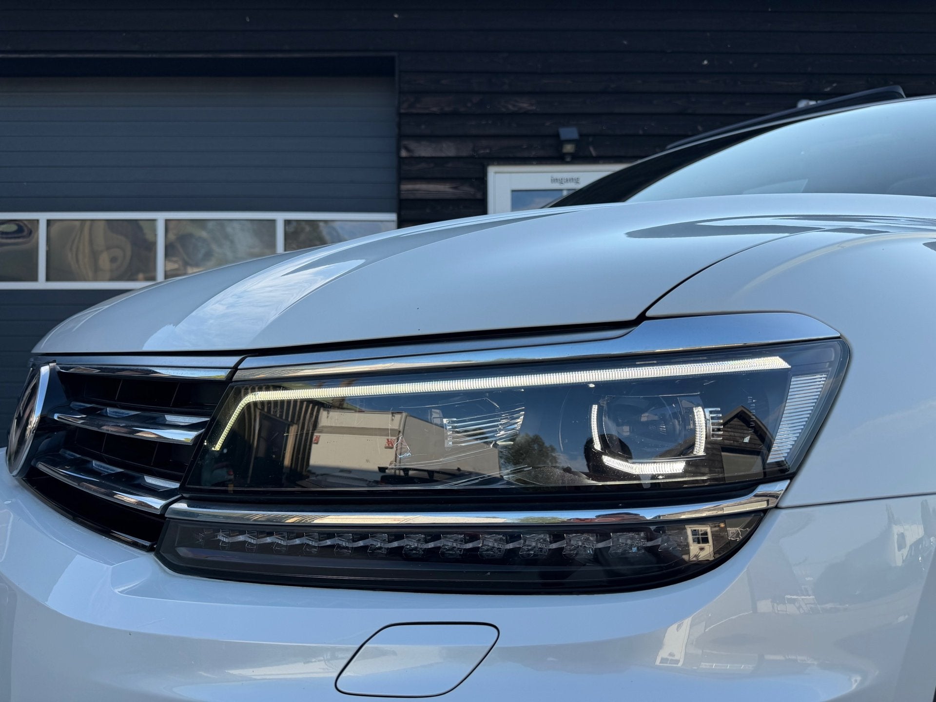 Volkswagen TIGUAN 2.0 TSI 4Motion 3X R-Line Pano Leder 360°, Auto's, Automaat, Dealer onderhouden, Gebruikt, 4 cilinders
