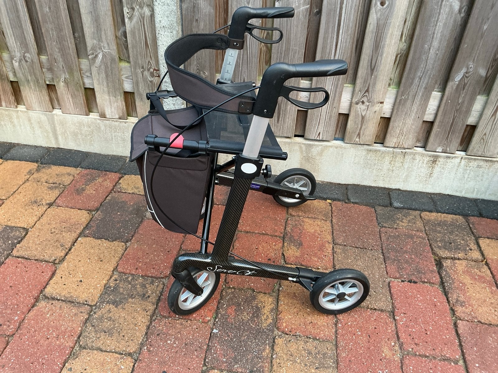 NIEUWSTAAT Server CF carbon rollator super licht, Ophalen, Zo goed als nieuw