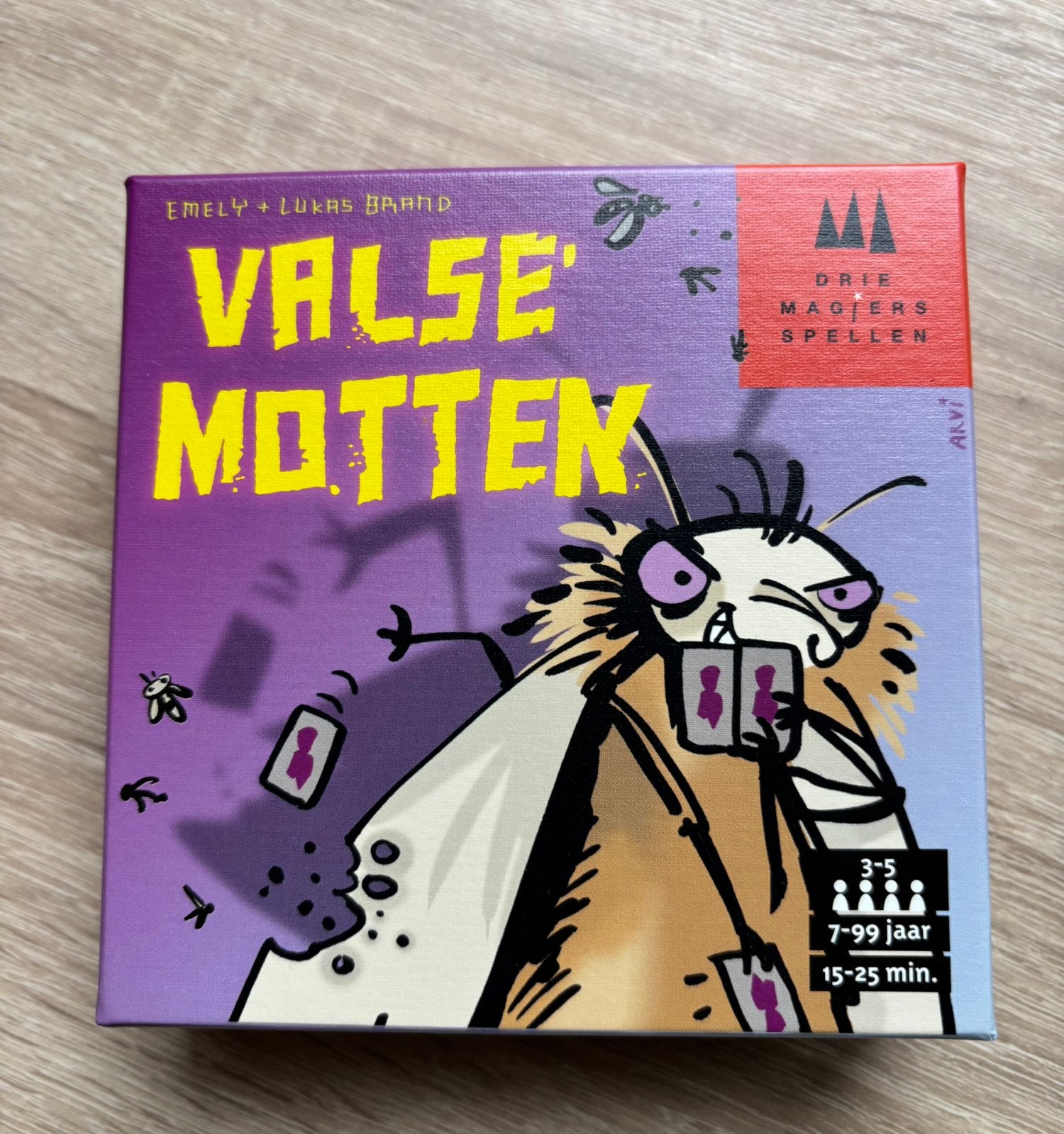 Valse Motten kaartspel 999 games, Hobby en Vrije tijd, Gezelschapsspellen | Kaartspellen, Ophalen of Verzenden, Nieuw