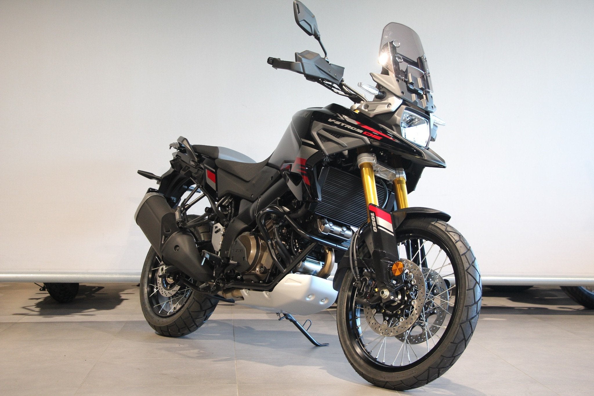 Suzuki V-STROM 1050 DE (bj 2026), Motoren, Lange Dreef 12
4131NH  Vianen, NL, Suzuki, Nieuw, Bedrijf