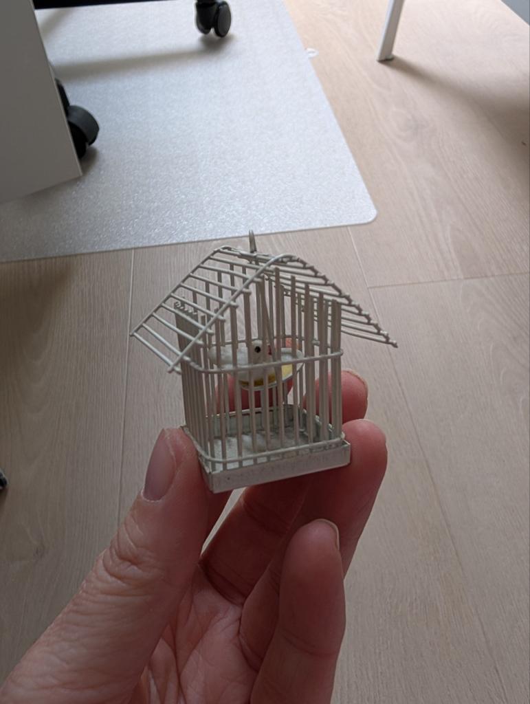 Miniatuur vogelkooi met vogeltje, Ophalen of Verzenden, Gebruikt