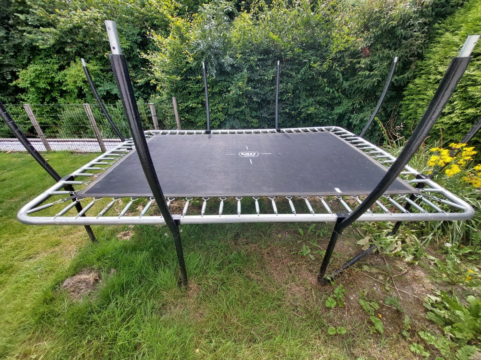 Te koop, grote trampoline, is helemaal compleet, Kinderen en Baby's, Speelgoed | Buiten | Trampolines, Ophalen, Zo goed als nieuw
