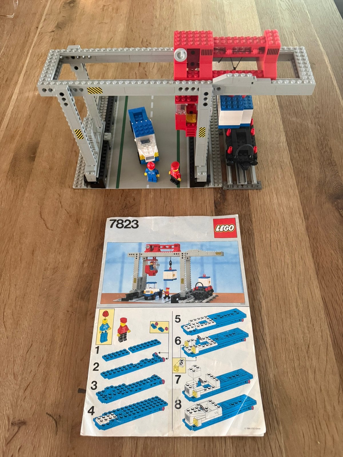 Lego 12v containerdepot 7823 uot de 12 volt serie jaren 80, Kinderen en Baby's, Speelgoed | Duplo en Lego, Ophalen of Verzenden