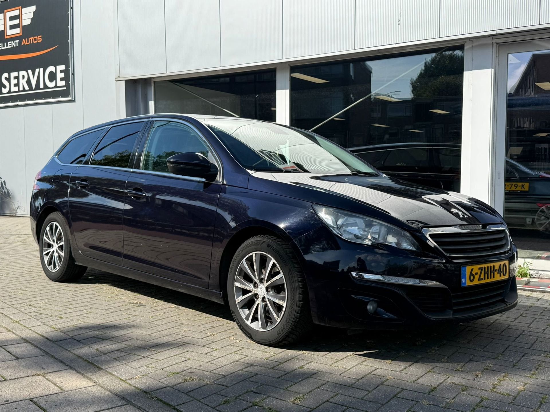 Peugeot 308 SW 1.6 BlueHDI Blue Lease Limited-Panorama dak, Voorwielaandrijving, Stof, Gebruikt, 4 cilinders