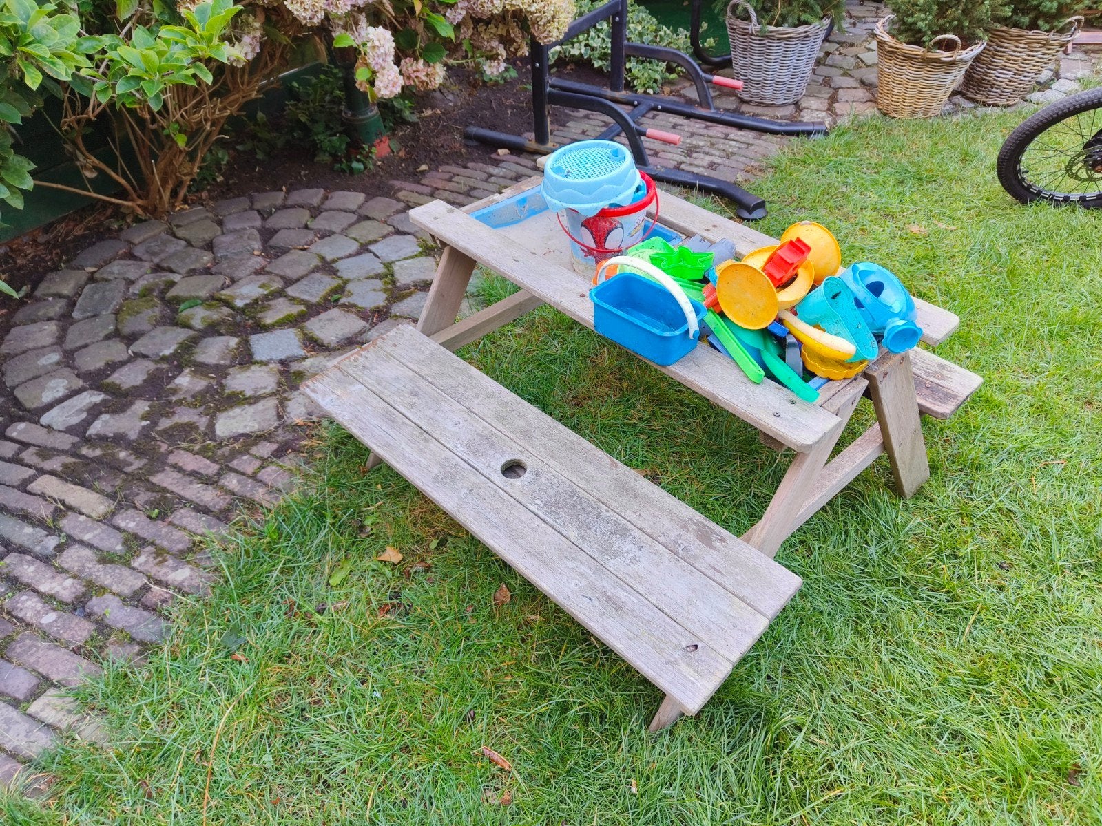 Kinder picknicktafel met zandbak/waterbak, Ophalen, Gebruikt, Kunststof