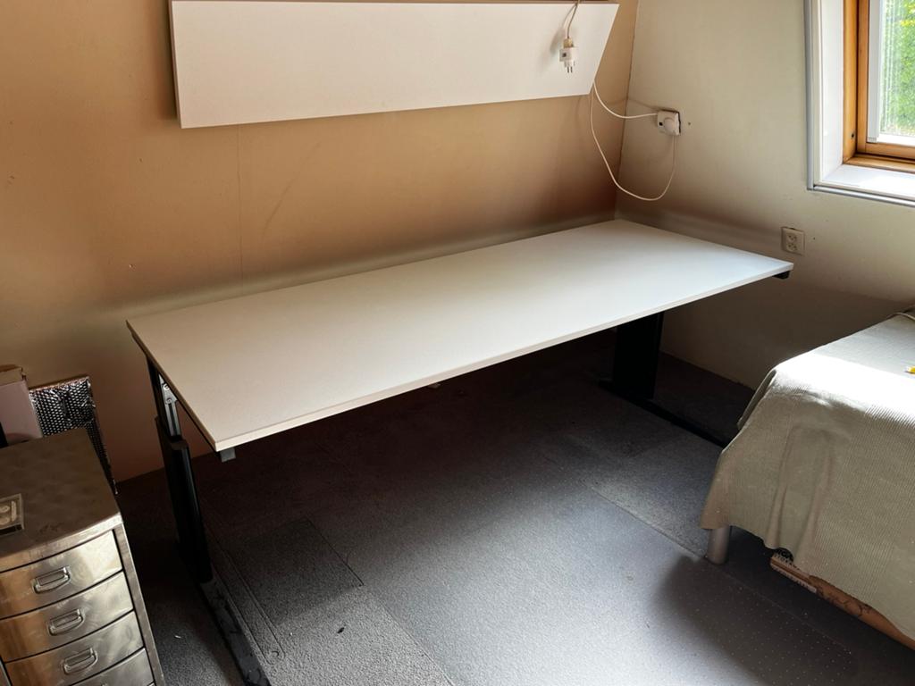 Groot bureau 200x80 - gratis, Huis en Inrichting, Ophalen, Gebruikt, In hoogte verstelbaar, Metaal