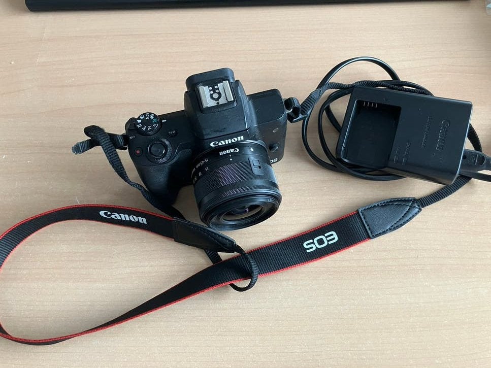 Canon EOS M50 m UV filter digitale camera 24 mp accu + lader, Ingebouwde flitser, Gebruikt, Canon, Accu