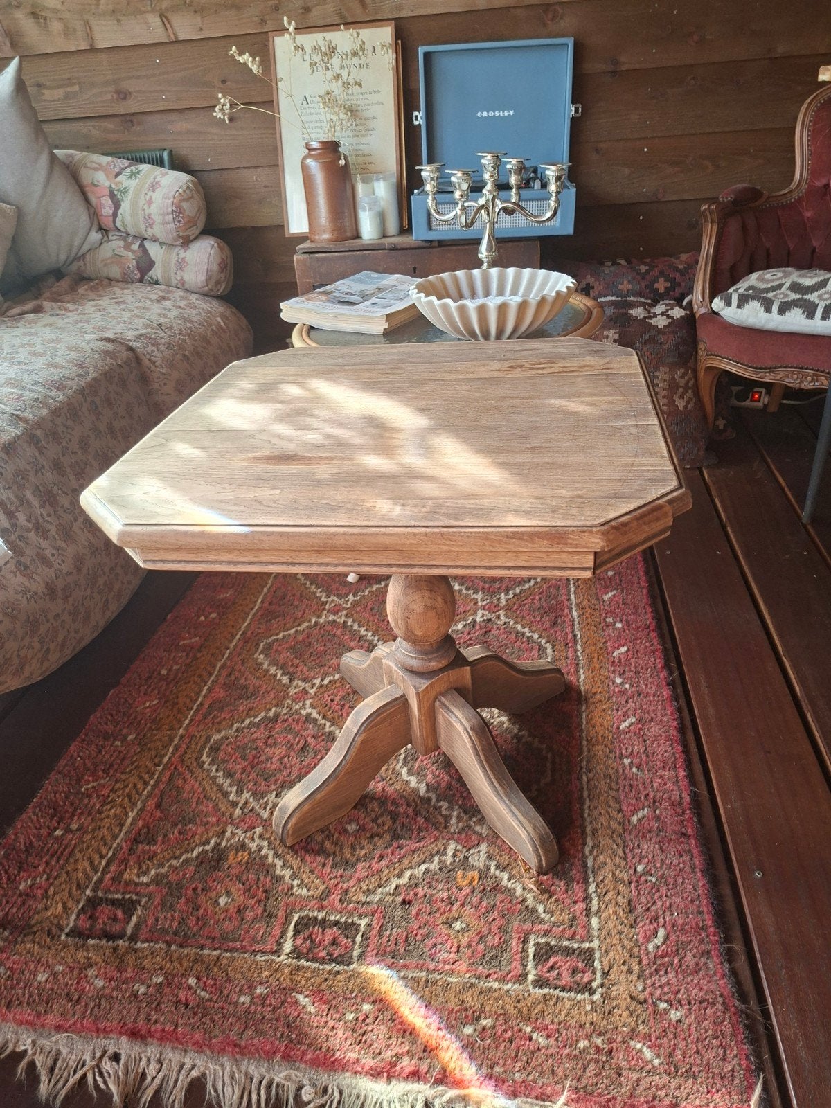 Vintage houten salontafel met unieke voet, Ophalen