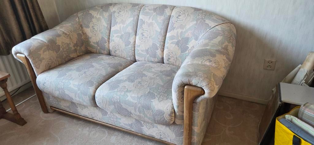 Twee zits bank gobelinstof zalm/beige/groen, Huis en Inrichting, Ophalen