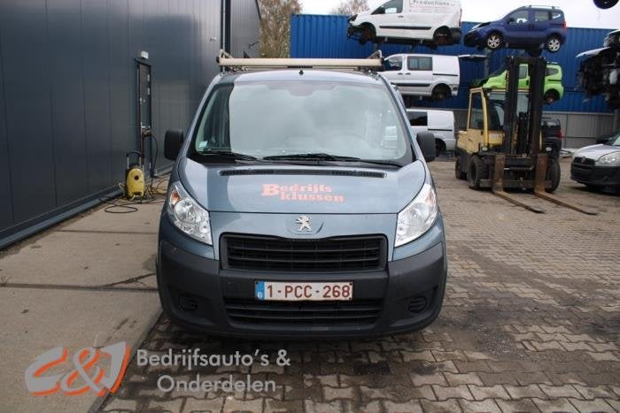 Voorkop compleet van een Peugeot Expert (EZW)