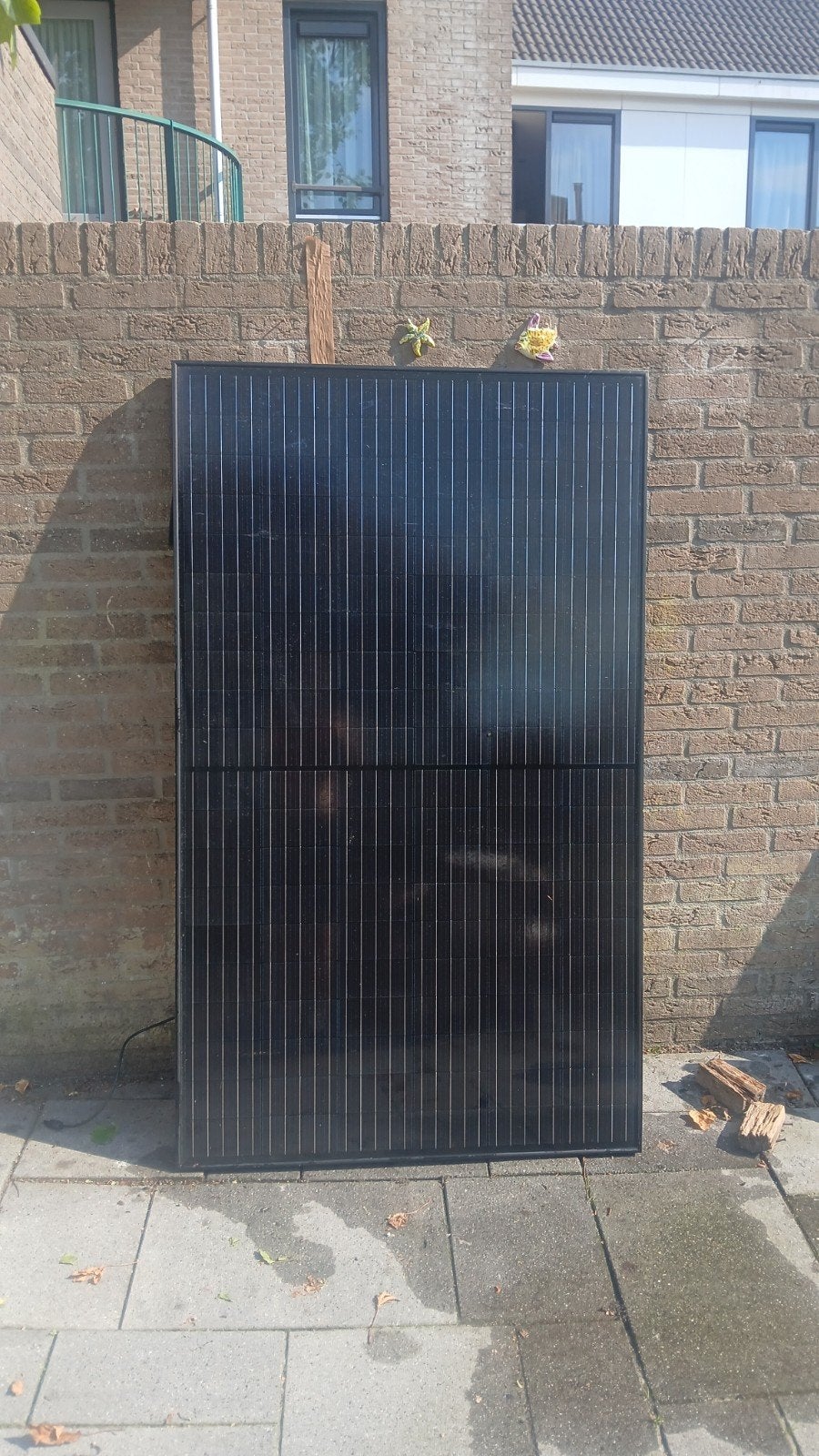 2 zonnepanelen met micro-omvormers (630 Wp), Ophalen, Zo goed als nieuw, Compleet systeem, 200 wattpiek of meer