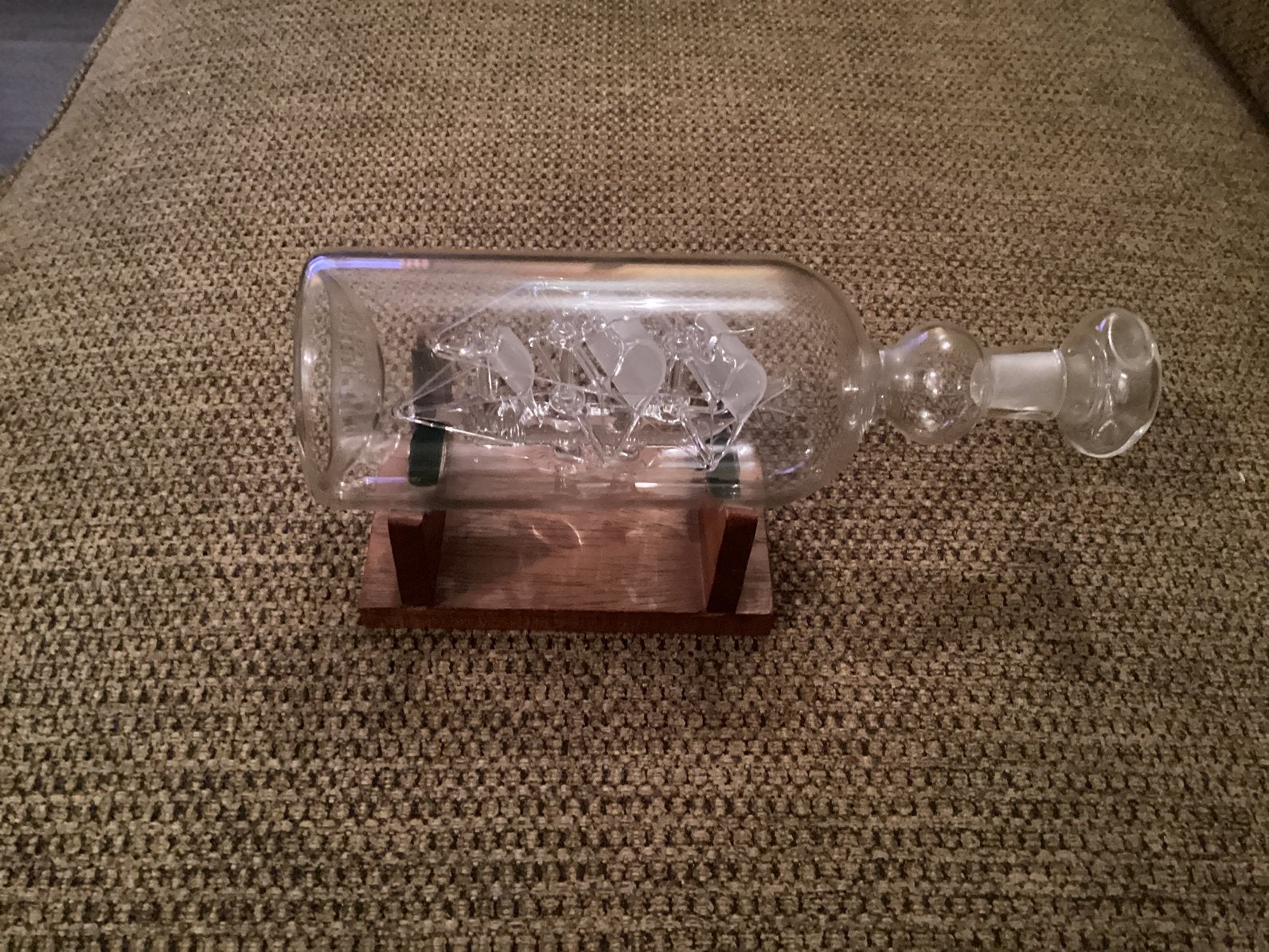 Miniatuurtje. Scheepje met 3 masten   Glas. L 19 cm, Ophalen, Gebruikt