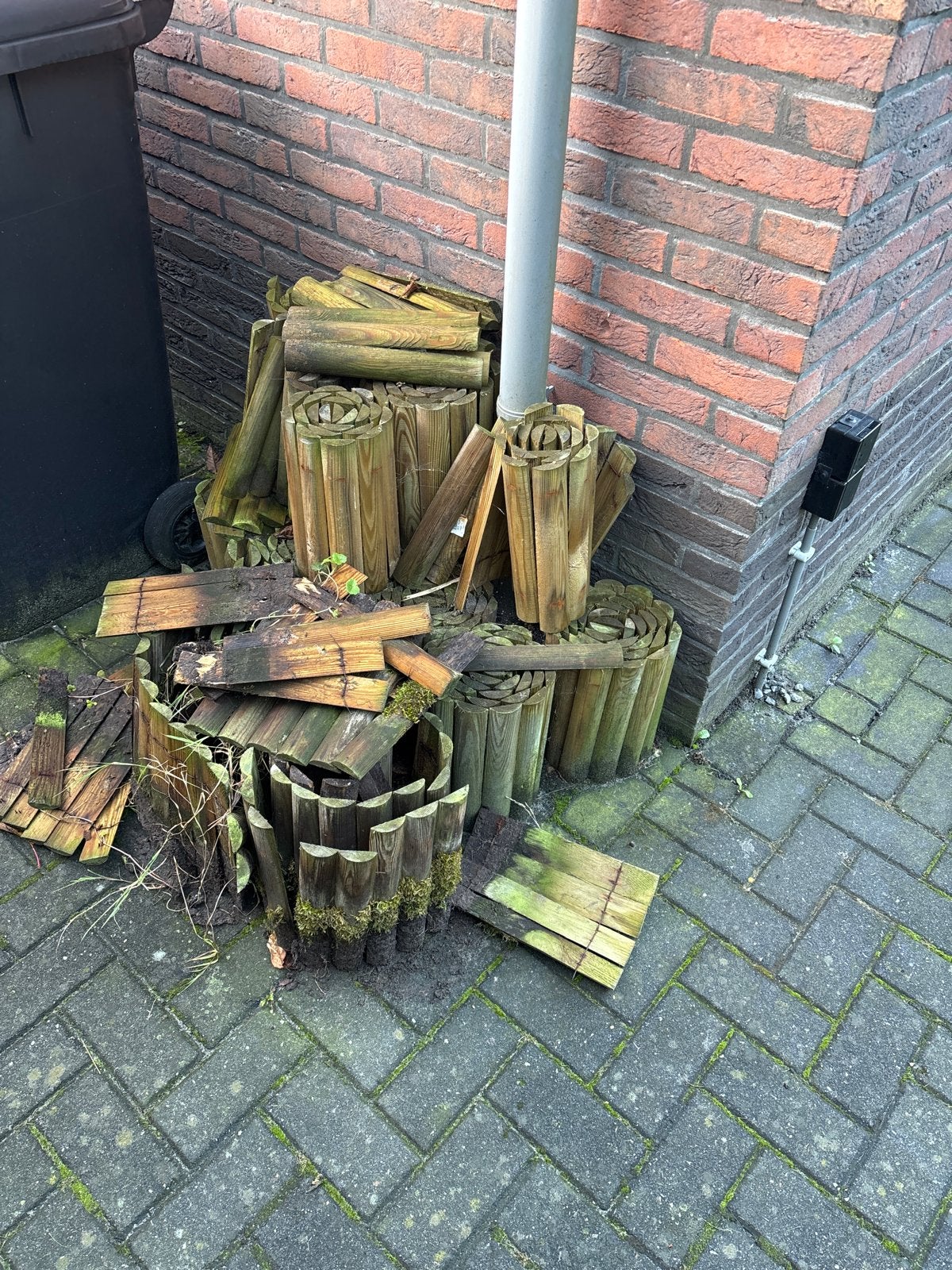 Gebruikte houten borderranden en bielzen voor tuin, Gebruikt, Ophalen of Verzenden, Border, Minder dan 100 cm