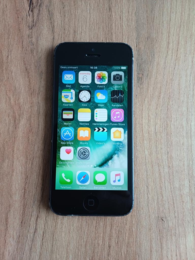 Iphone 5 werkt prima, Telecommunicatie, Mobiele telefoons | Apple iPhone, Ophalen of Verzenden
