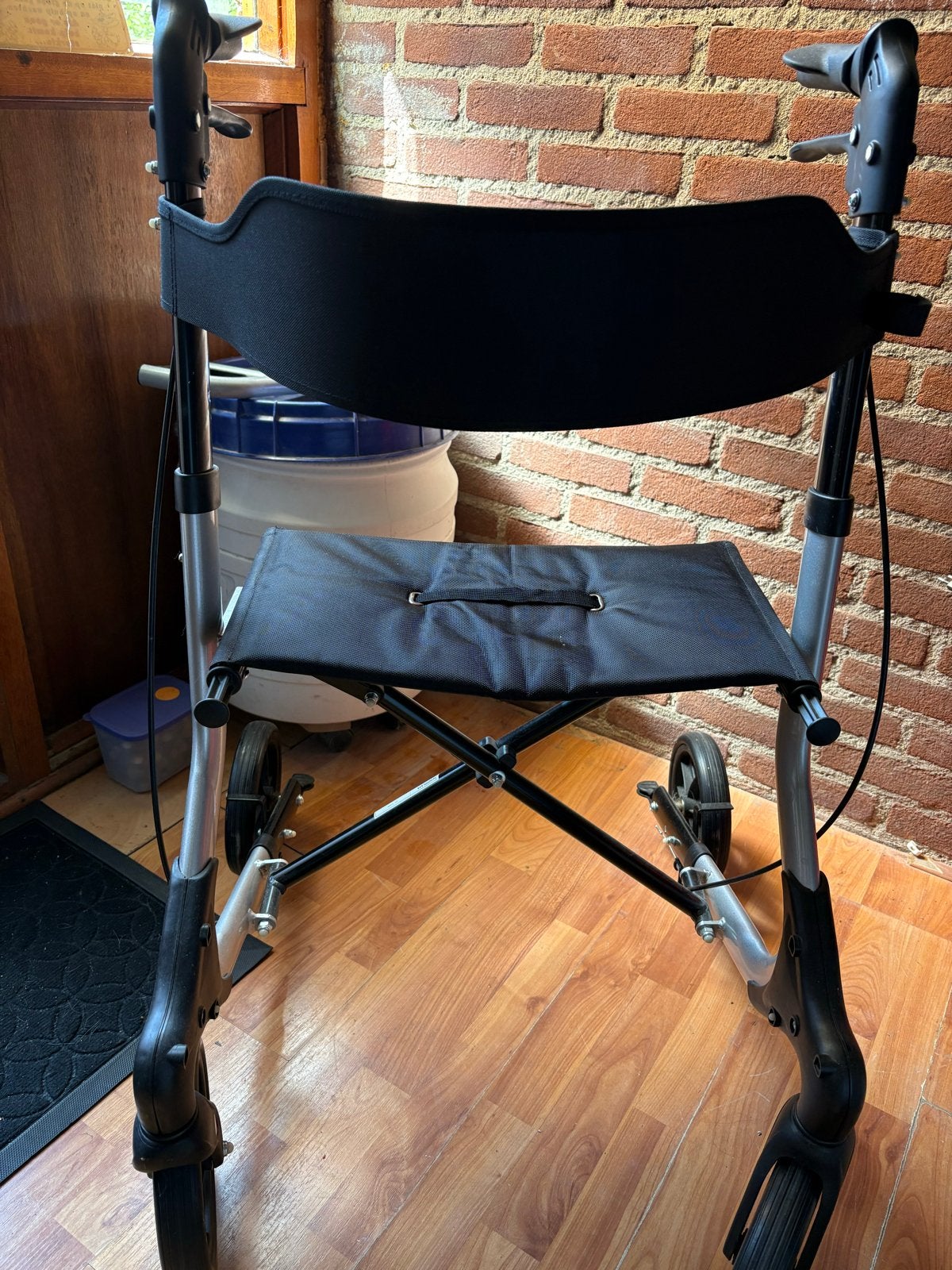 Lichtgewicht rollator, Ophalen, Opvouwbaar, Zo goed als nieuw