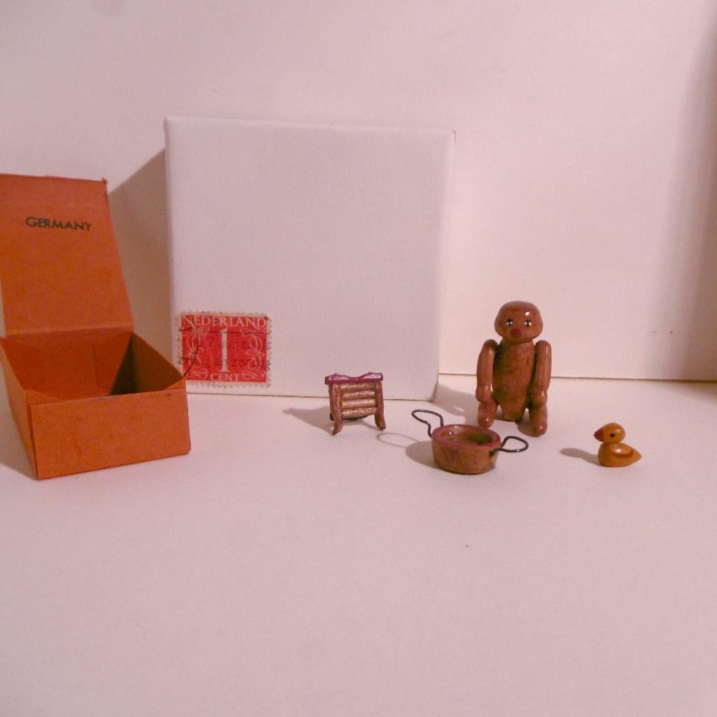 houten popje met tobbe, wasbord, eend, poppenhuis speelgoed, Verzenden, Poppenhuis
