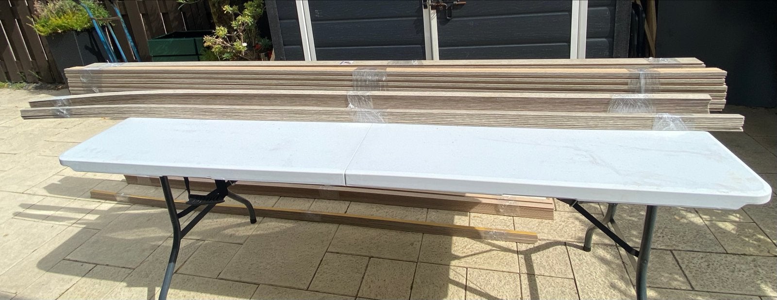 Nieuw Muurplinten wit grijs en bruin eiken plinten 240 lang, Ophalen, Nieuw, Mdf, 200 tot 250 cm