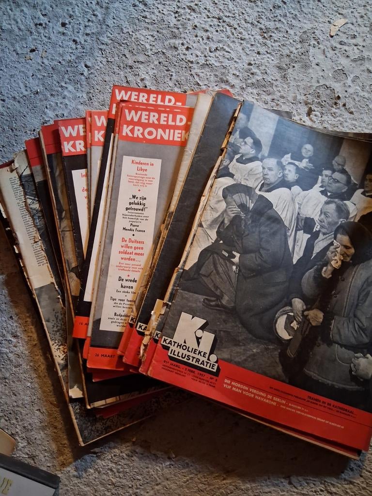 Wereldkroniek en Katholieke Illustratie - Jaren '50, Boeken, Ophalen of Verzenden, Gelezen, Overige typen