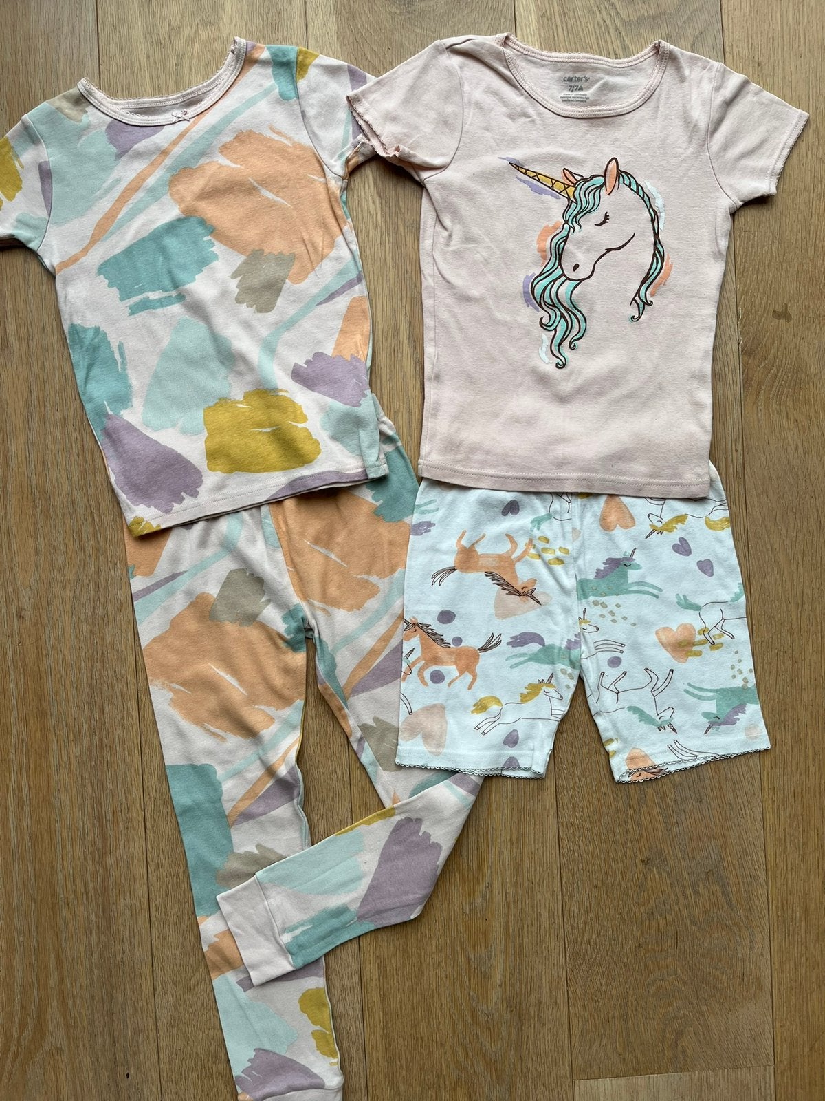 2 setjes (zomer) pyamas Carters mt 122 netjes, Ophalen of Verzenden, Gebruikt, Meisje, Nacht- of Onderkleding