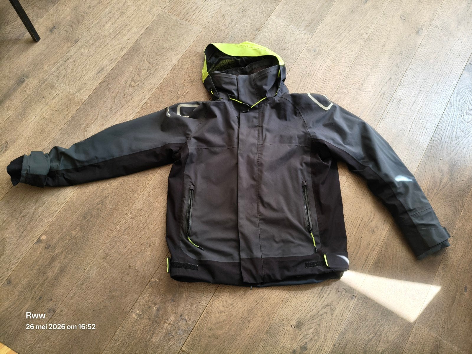 Tribord zeiljas maat L - Waterdicht en winddicht, Watersport en Boten, Watersportkleding, Zo goed als nieuw, Ophalen