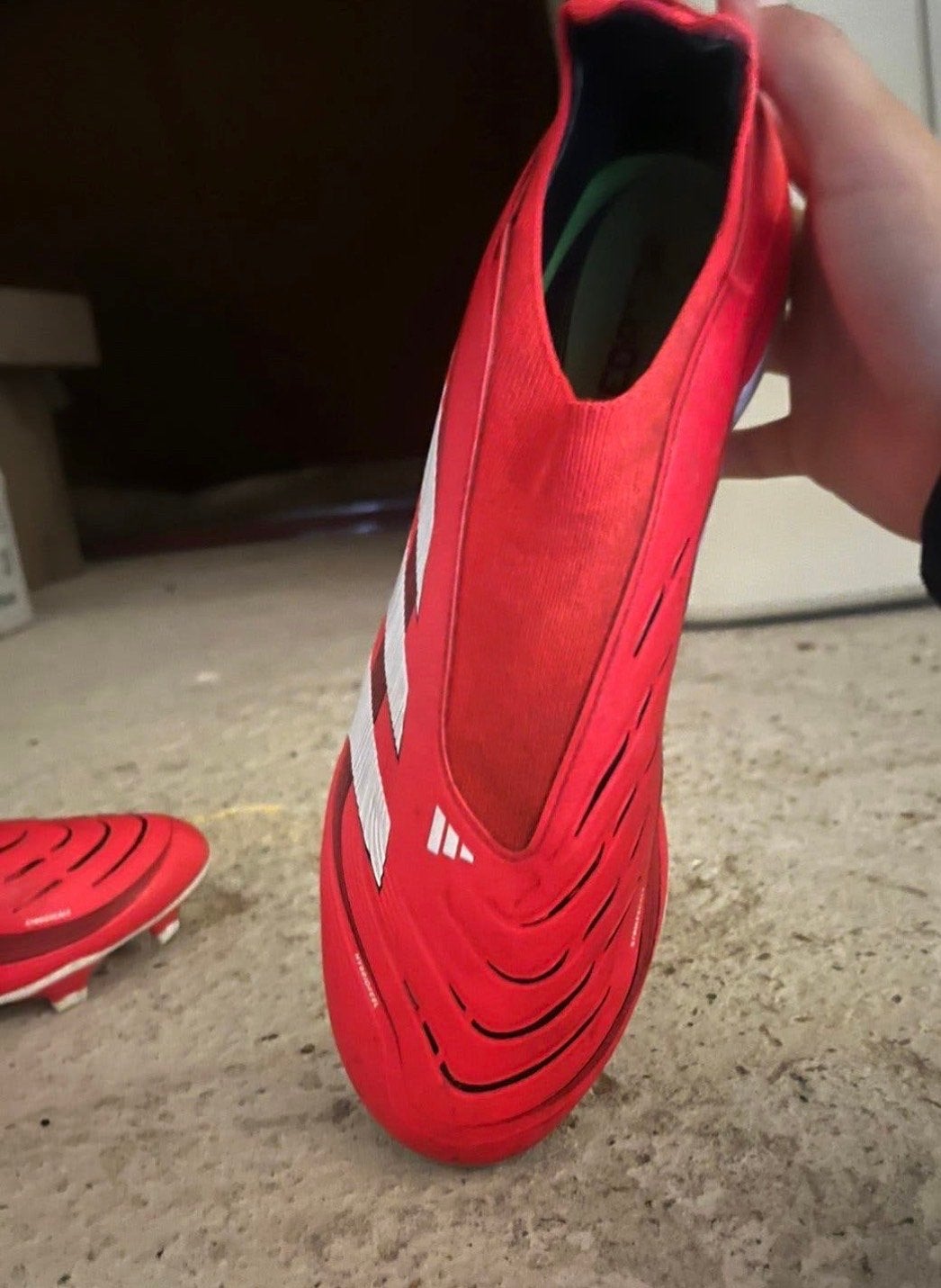 Adidas Predator voetbalschoenen rood - Zo goed als nieuw, Sport en Fitness, Voetbal, Ophalen, Zo goed als nieuw, Schoenen