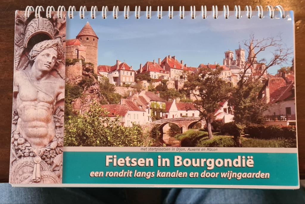 Fietsen in Bourgondië: Rondrit langs kanalen en wijngaarden, Overige merken, Fiets- of Wandelgids, Luc Oteman, Europa