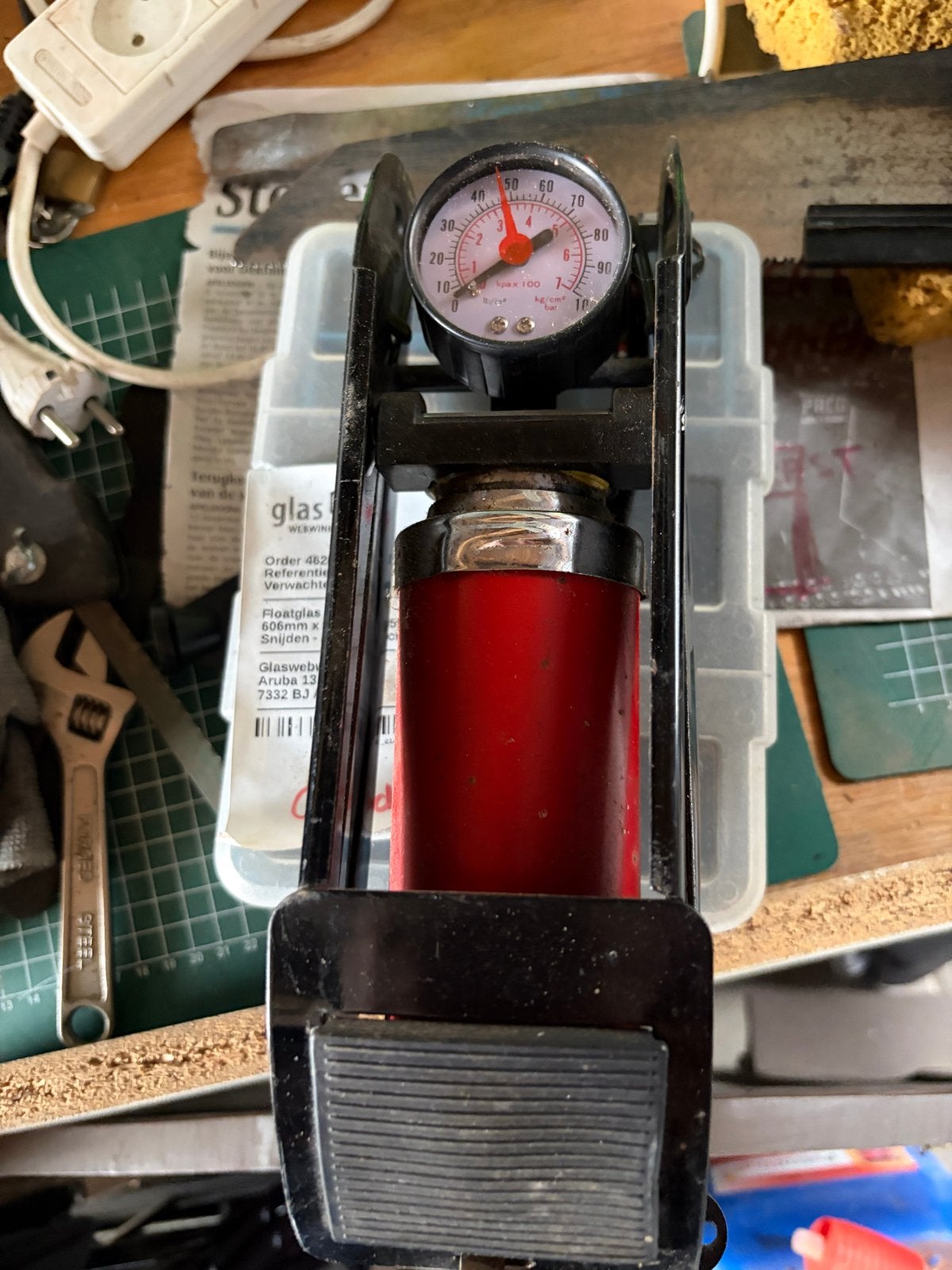 Voetpomp met drukmeter - Gebruikt, Ophalen of Verzenden, Drukmeter, Gebruikt