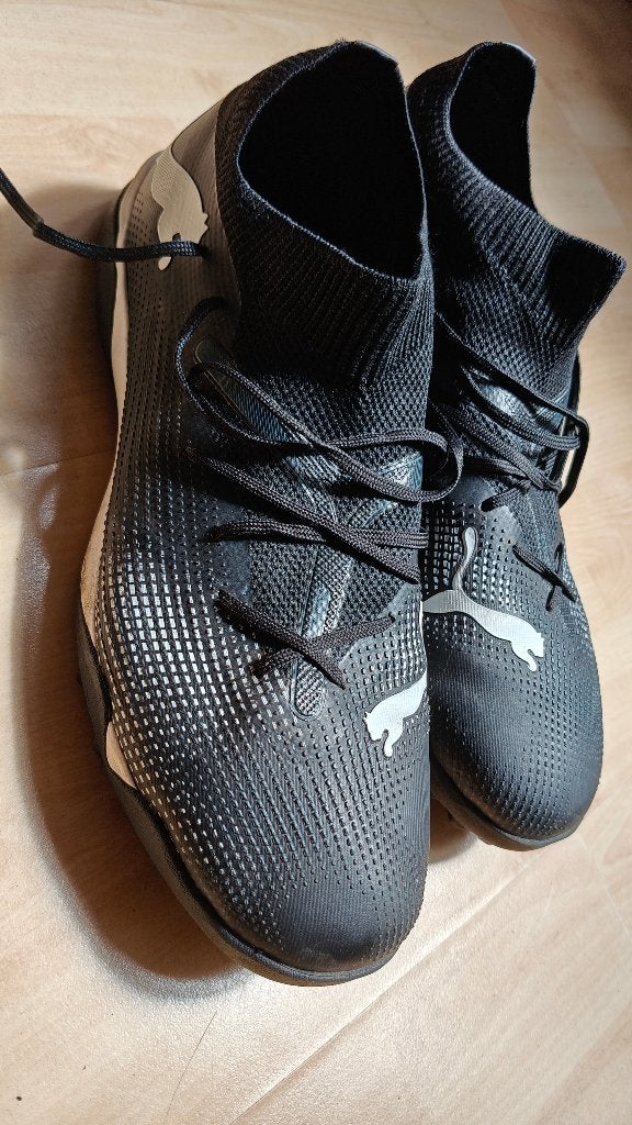 Voetbal schoenen 41,5, Sport en Fitness, Voetbal, Maat XS of kleiner, Ophalen of Verzenden, Gebruikt, Schoenen