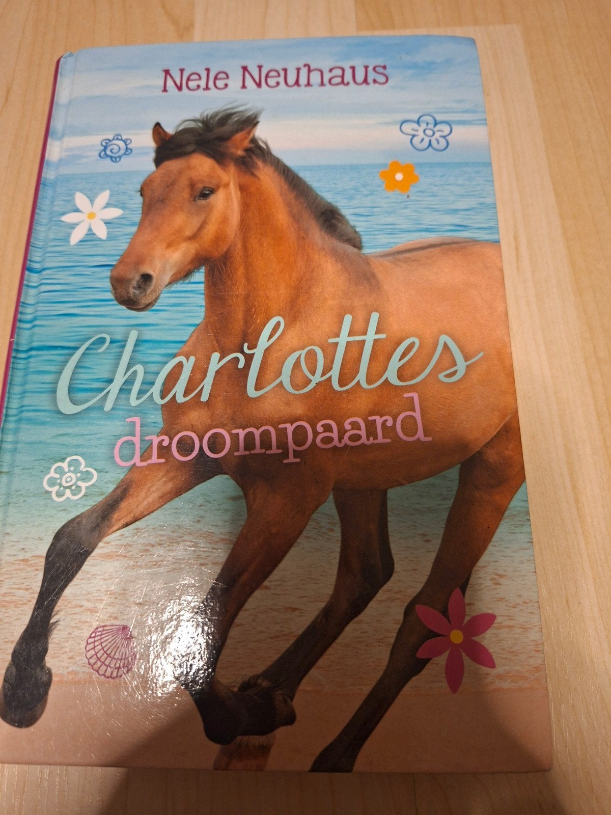 Charlottes droompaard - Nele Neuhaus (Zo goed als nieuw), Ophalen, Zo goed als nieuw, Nele Neuhaus, Fictie algemeen