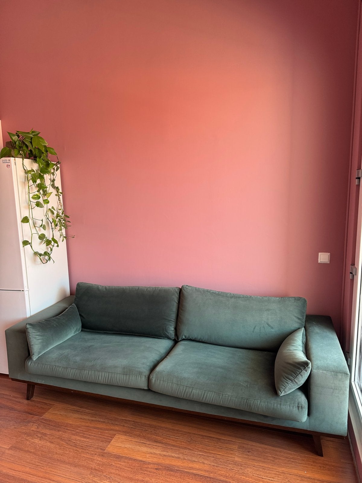 Comfortabele groene bank - velvet, Ophalen, Driepersoons, 75 tot 100 cm, Zo goed als nieuw