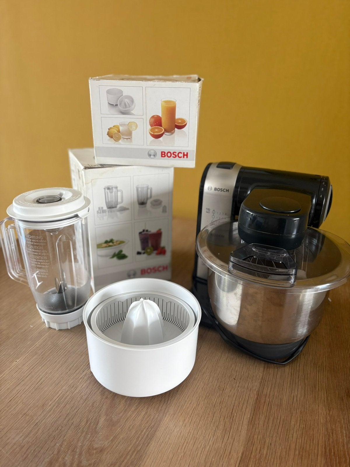 Bosch MUM48A1 Keukenmachine met toebehoren, 3 tot 4 liter, Ophalen, Gebruikt, 3 snelheden of meer
