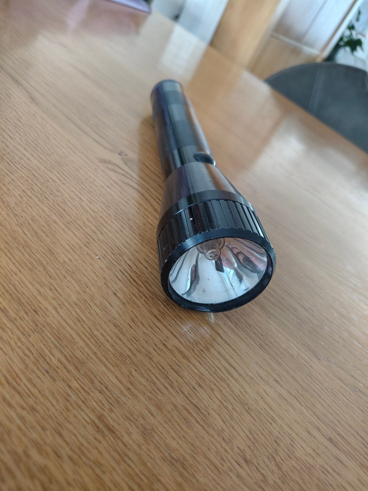Philips Zaklamp - Robuust en Betrouwbaar, Caravans en Kamperen, Ophalen, Batterij
