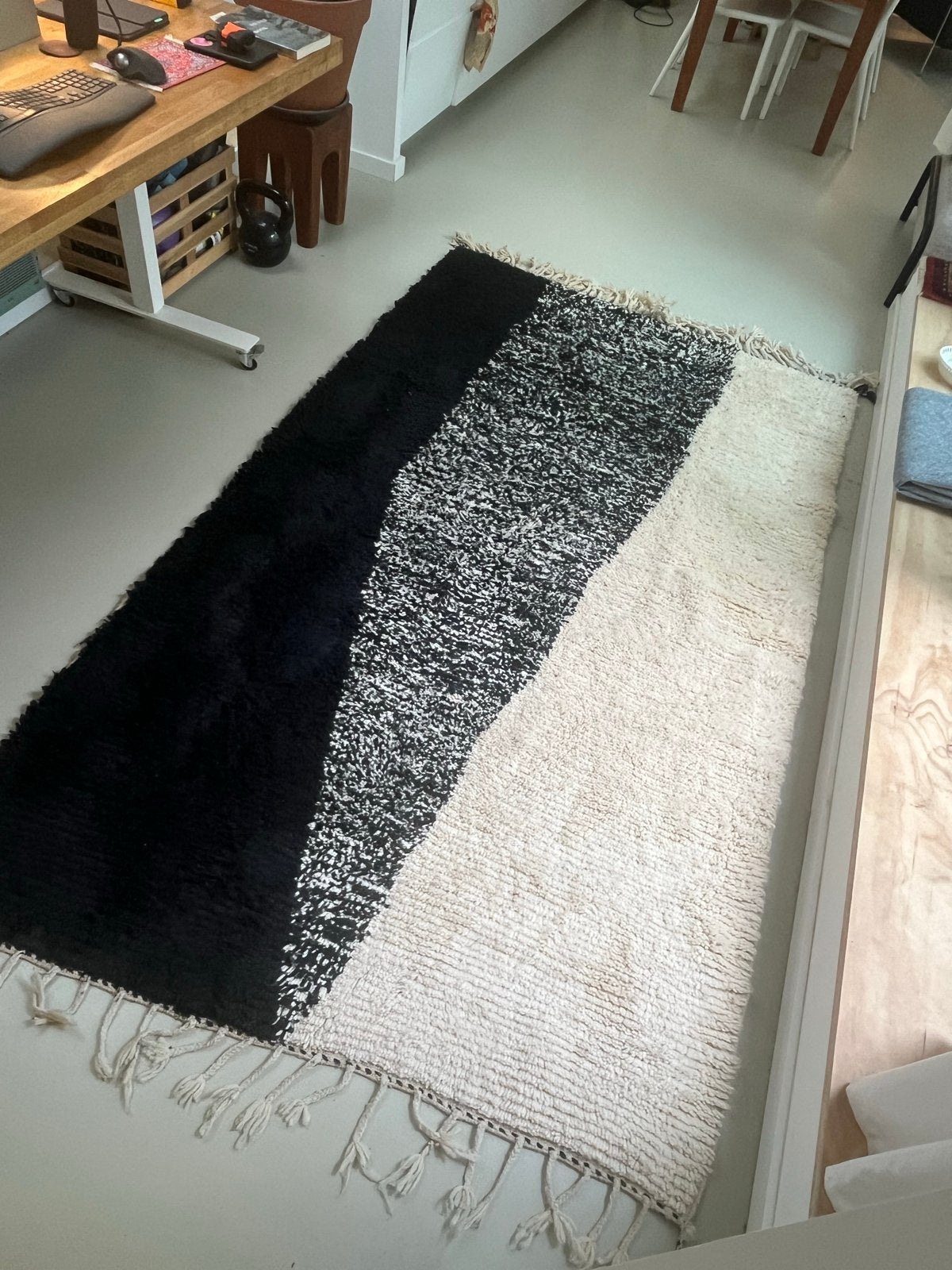 Handgemaakt Marokkaans vloerkleed - Uniek design, Ophalen, Gebruikt, 100 tot 150 cm, Zwart