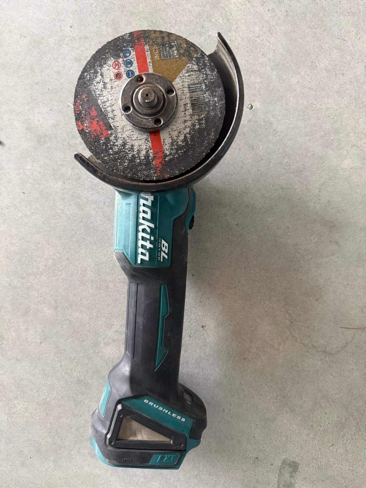 Makita DGA504 Accu Haakse Slijper 18V - Zo goed als nieuw, Doe-het-zelf en Verbouw, Gereedschap | Slijpmachines, Zo goed als nieuw