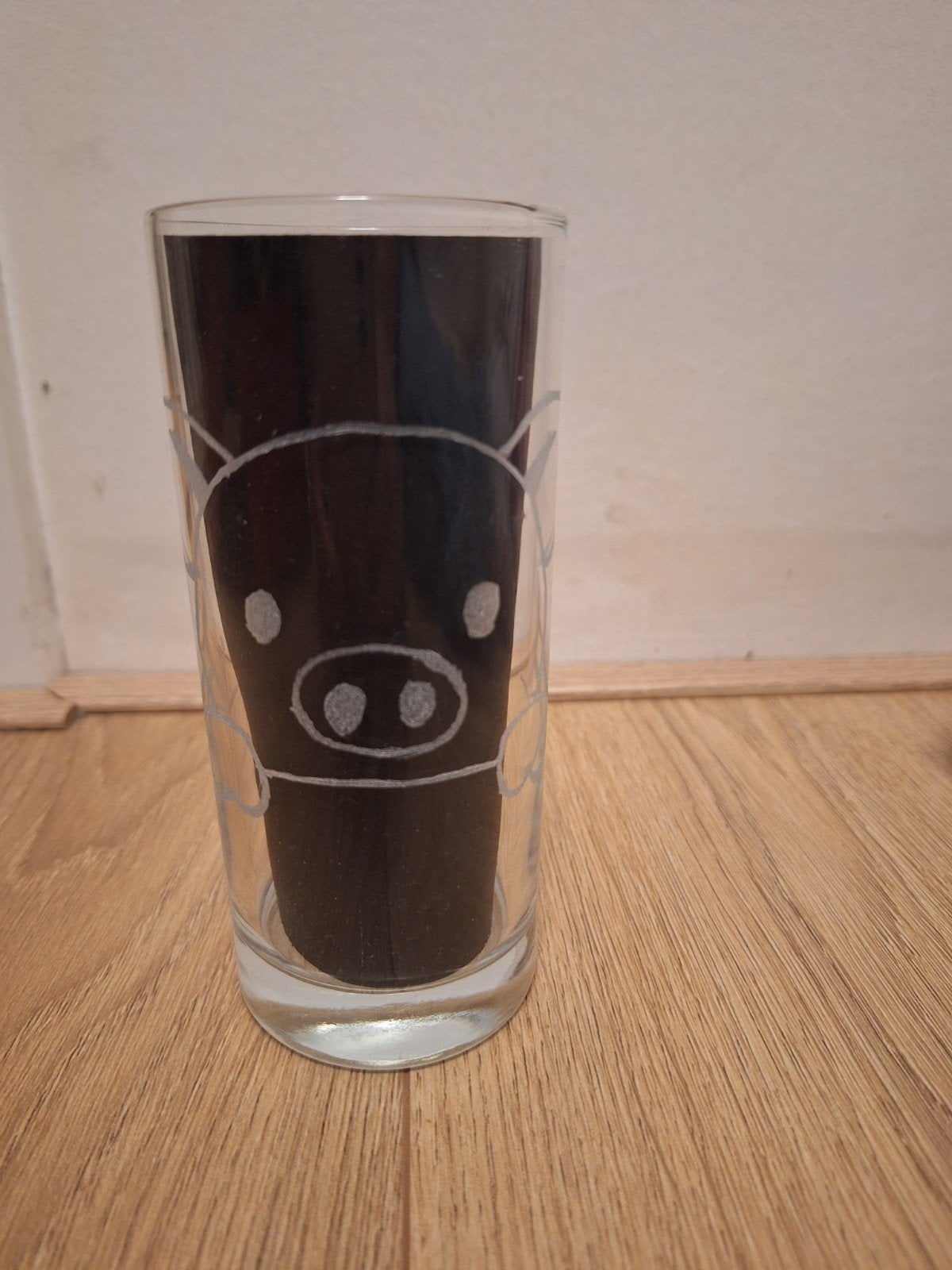 Gegraveerde longdrinkglas varken, Ophalen, Zo goed als nieuw, Frisdrankglas
