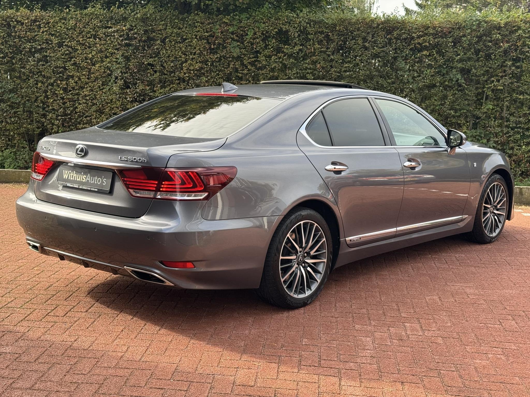 Lexus LS 600h F Sport *Dealer Onderhouden *Nieuwe HHC, Automaat, Stof, Gebruikt, Verwarmde buitenspiegels