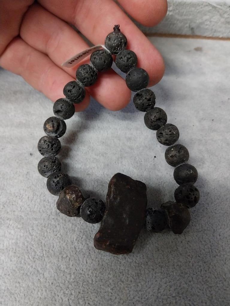 Heren armband met 3 steen meteoriet, Ophalen of Verzenden, Mineraal