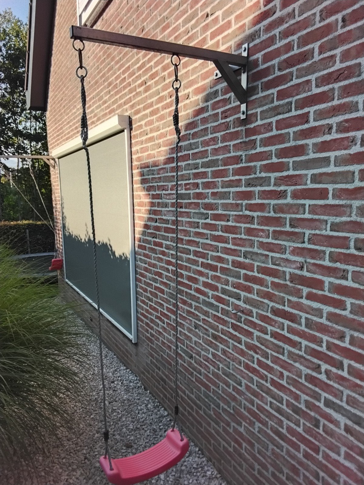 Stevige schommel voor aan de muur - Inclusief rode zitje, Ophalen, Gebruikt, Schommel, Aanbouwonderdeel