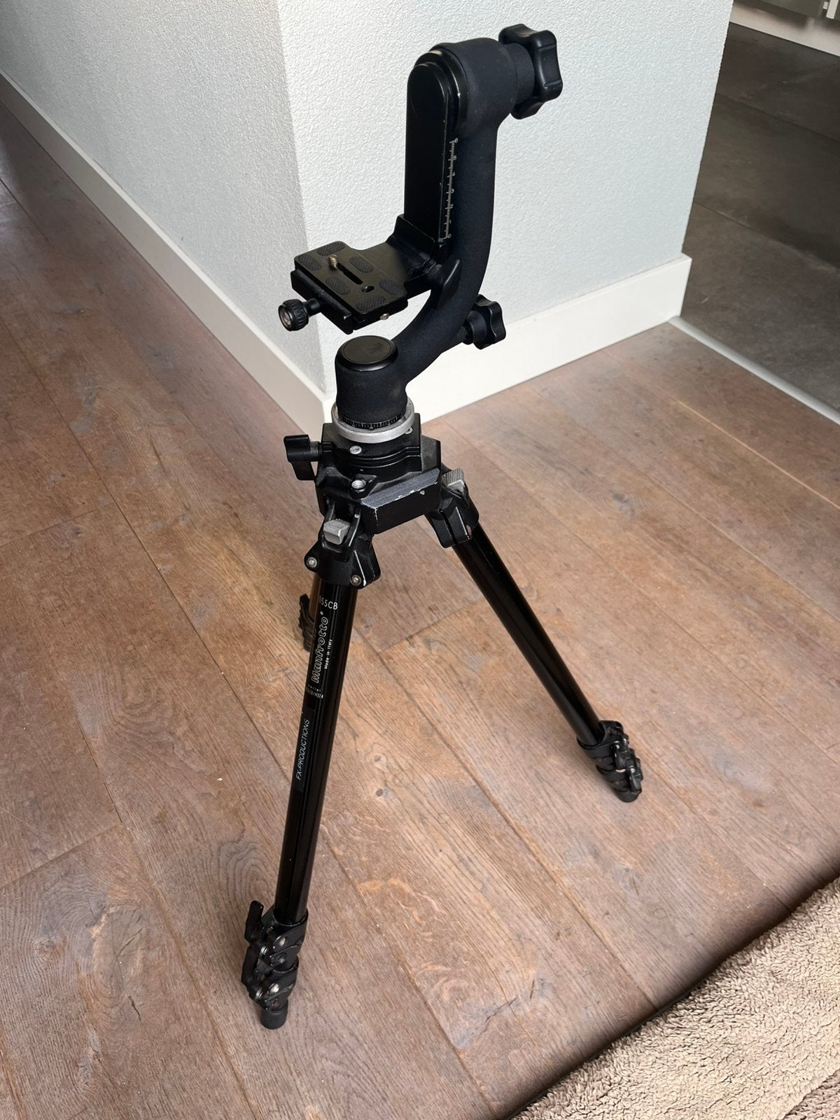 Te koop Manfrotto statief met schommelkop, Gebruikt, 175 cm of meer, Inklapbaar, Manfrotto