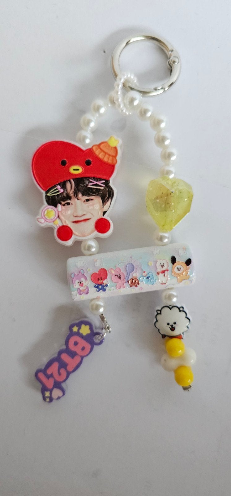 Leuke BT21 sleutelhanger met V van BTS, Ophalen of Verzenden, Nieuw, Knuffel of Figuurtje