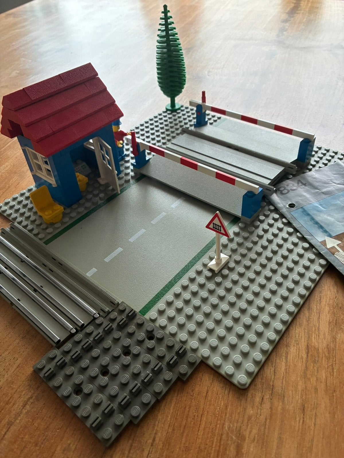 Spoorweghuisje/handmatige overgang Lego 7834,trein, Kinderen en Baby's, Ophalen of Verzenden, Zo goed als nieuw