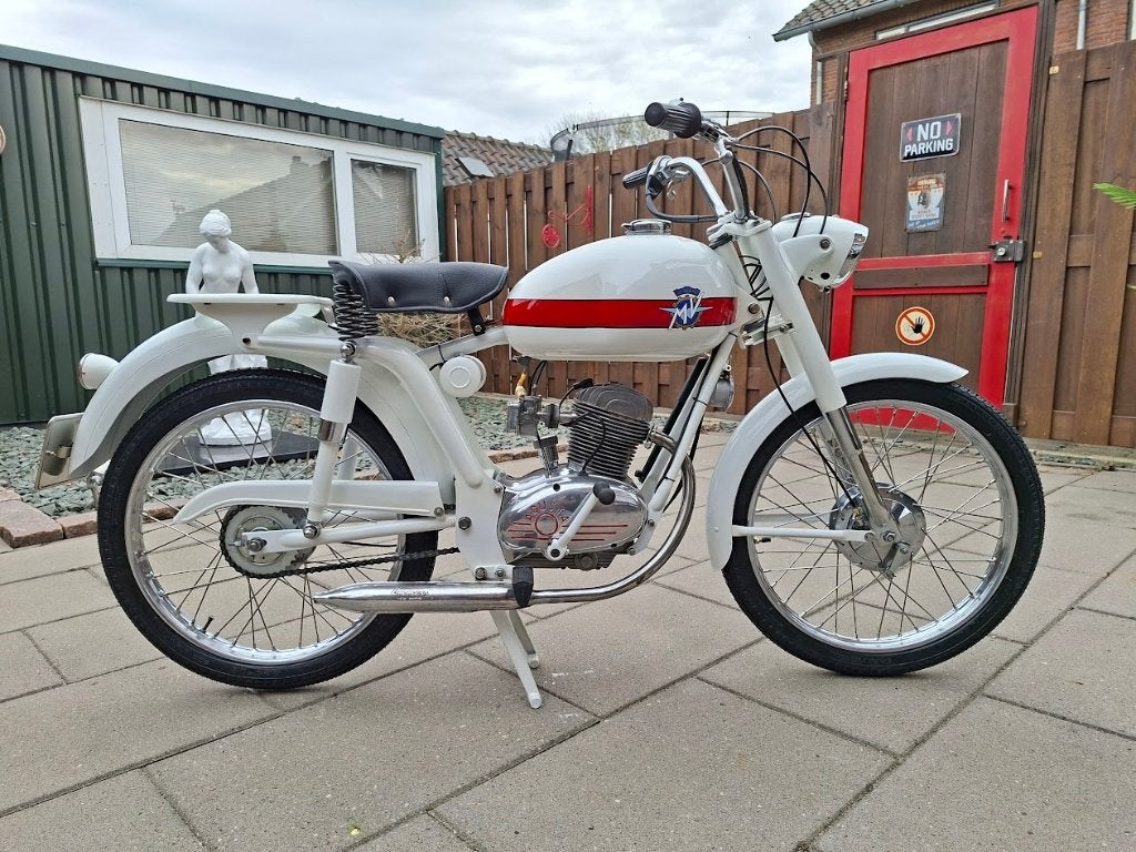 MV AGUSTA liberty 50 turismo, Fietsen en Brommers, Maximaal 45 km/u, 50 cc, 3 versnellingen, Ophalen