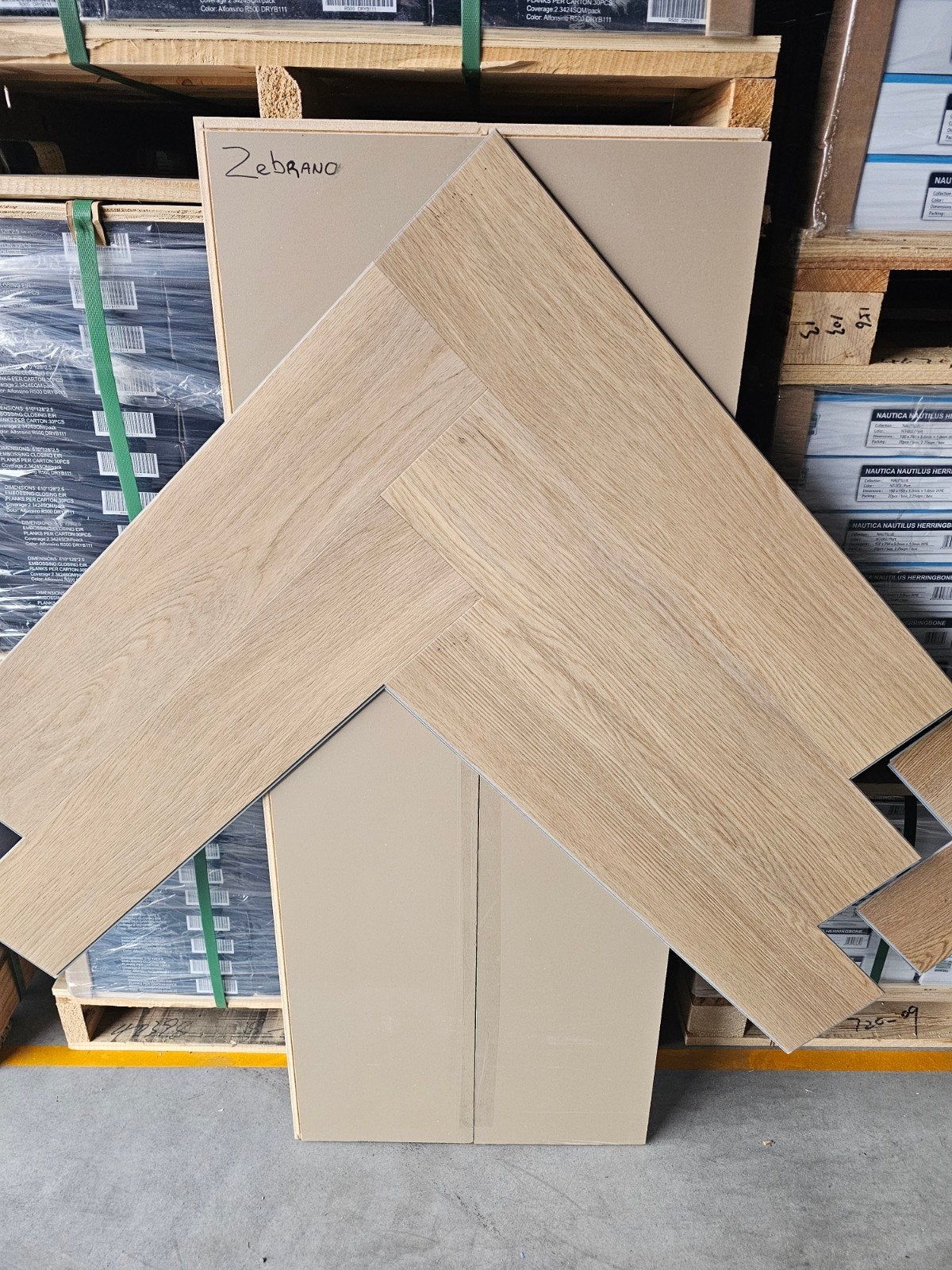 81m² (Klik Visgraat PVC) Zebrano / Almere Poort, Ophalen, 75 m² of meer, Nieuw, Vinyl