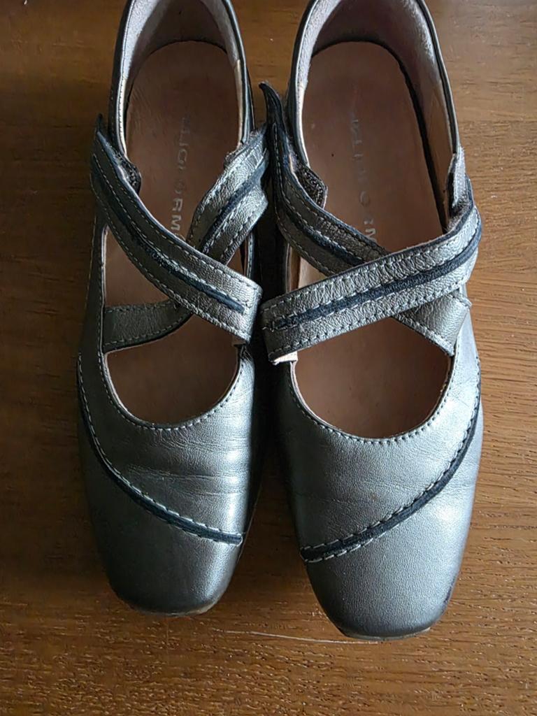 Schoenen diverse 7,50 p.paar, Ophalen of Verzenden, Zo goed als nieuw, Overige kleuren, Sneakers of Gympen