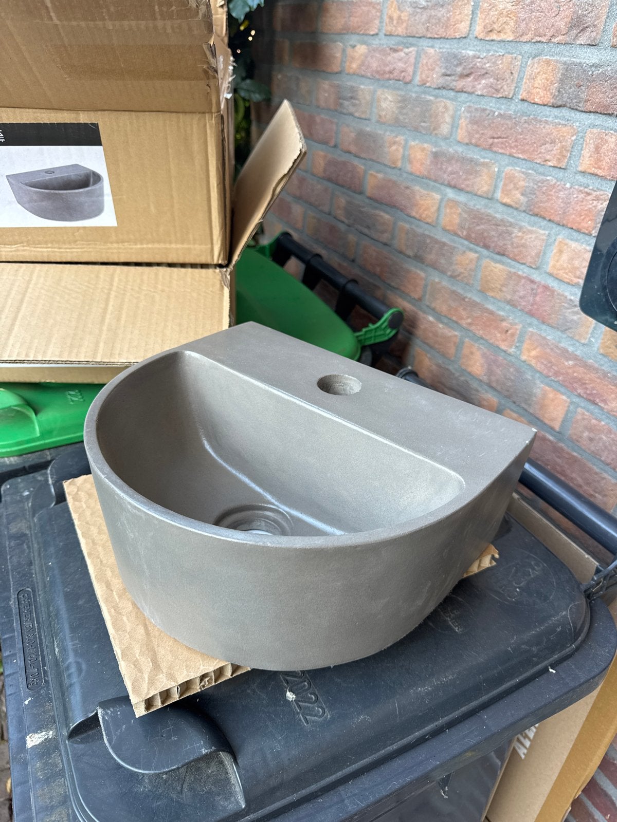 Differnz Demi Concrete fontein - Nieuw & kleine beschadiging, Ophalen, Minder dan 50 cm, Nieuw, Minder dan 100 cm